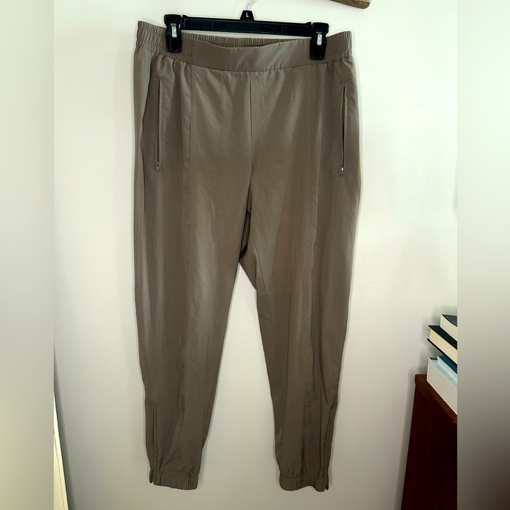 NWOT Old Navy StretchTech Joggers